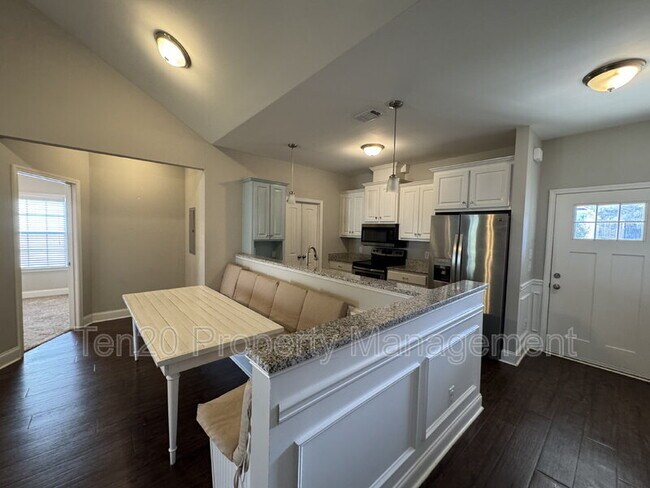 Building Photo - 16 Vineyard Dr