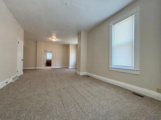 Building Photo - 3427 Garretson Ave