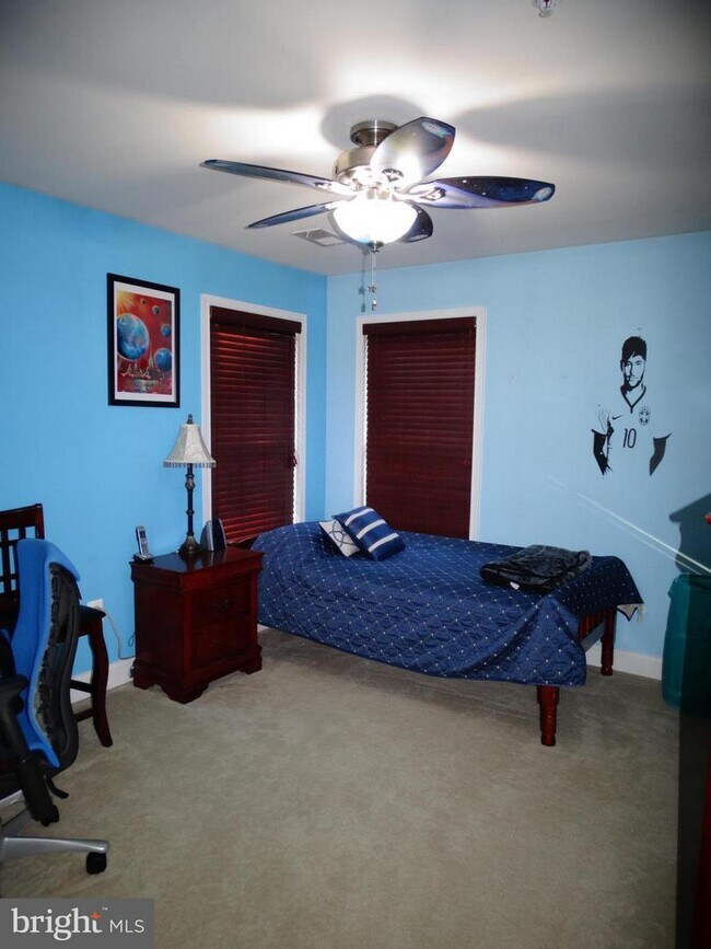 Building Photo - 6453 Swimmer Row Way