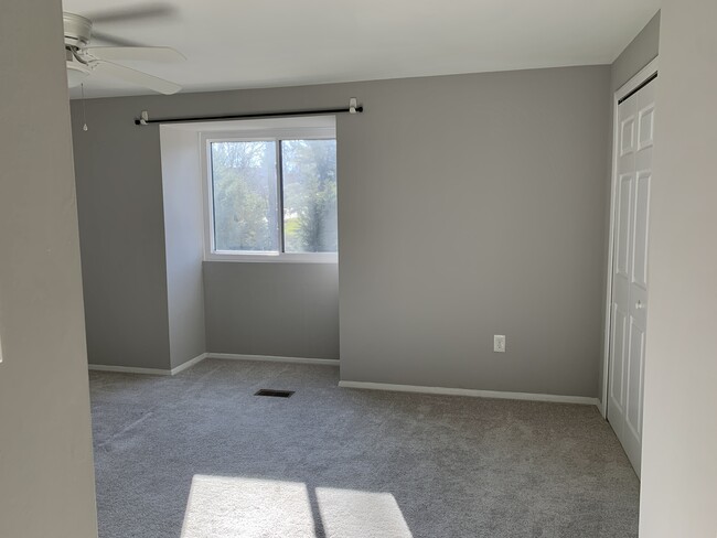 Master Bedroom - 7359 Hickory Log Cir