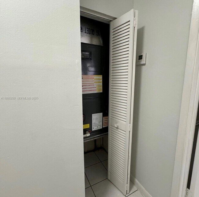 Building Photo - 11611 NW 57th Ct