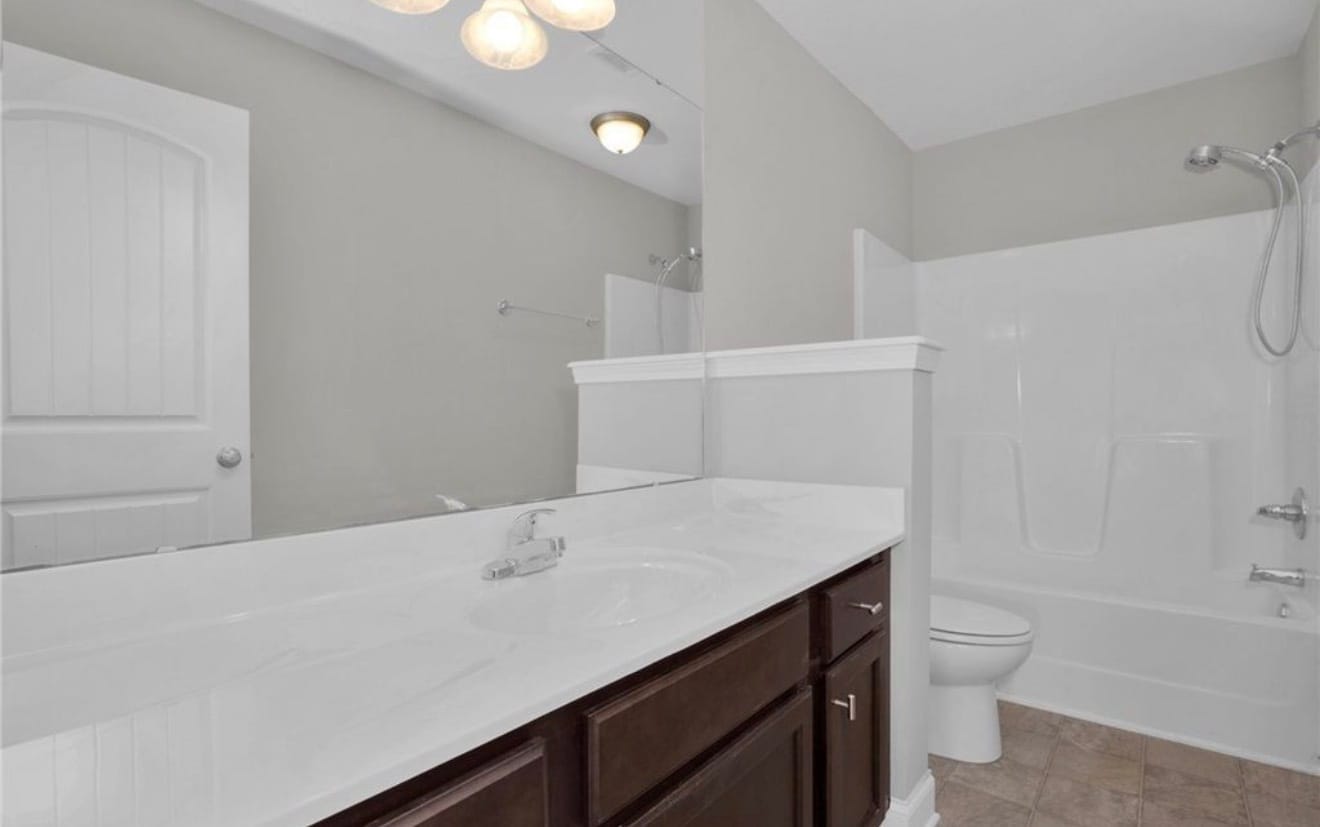 Guest Bathroom - 4035 Pleasantburg Dr