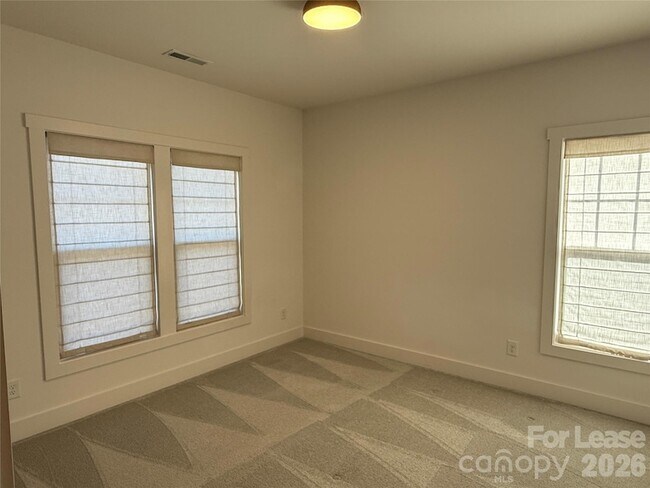 Building Photo - 612 Ambassador St