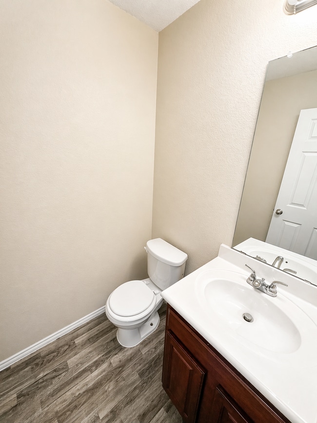 Building Photo - 3 BED / 2.5 Bath AVAILABLE NOW, APPLY TODAY ON OUR WEBSITE!!