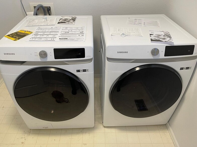 Building Photo - 9225 Gingerhill Ct