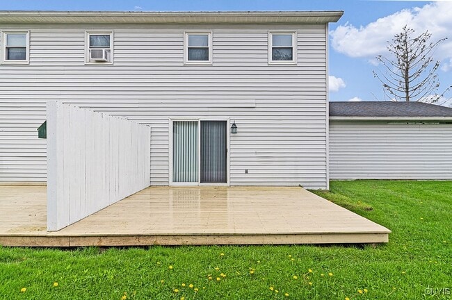 Building Photo - 9395 Pine Grove Ln