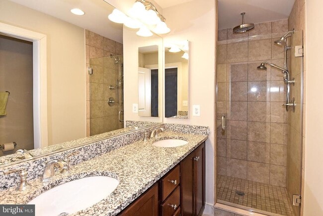 Building Photo - 4531 Westhall Dr