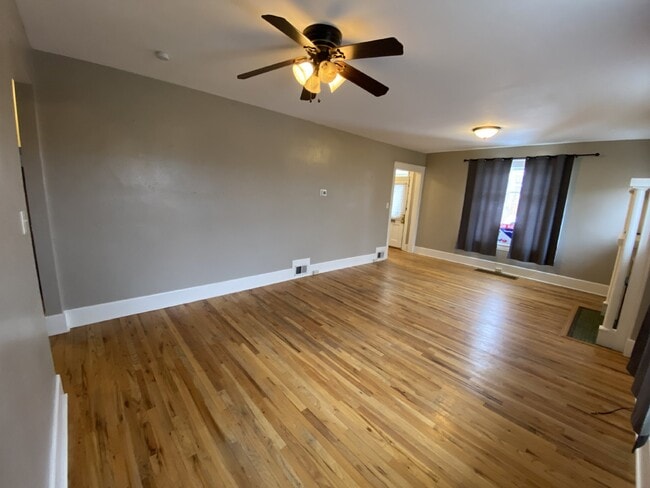 Building Photo - Charming Home in the Country Club Neighborhood!