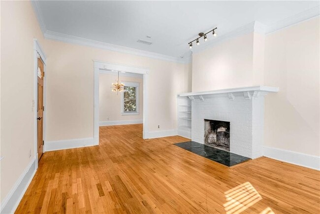 Building Photo - 288 Augusta Ave SE