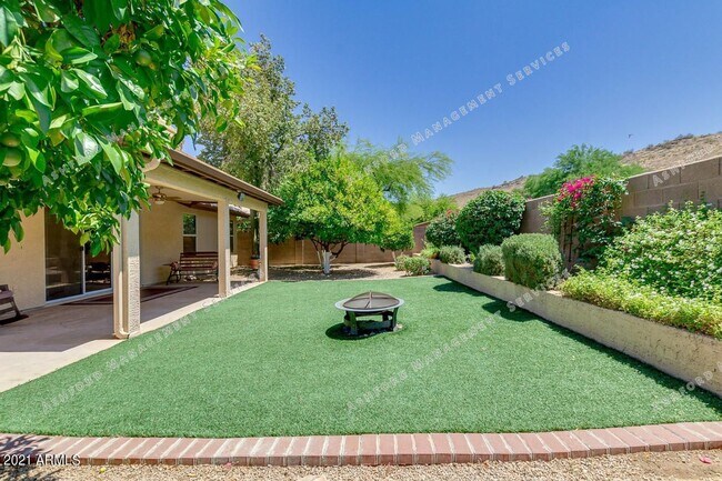 Building Photo - PINNACLE HILL RENTAL WITH MTN VIEWS, FIREP...