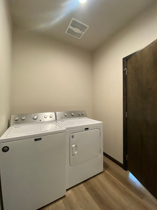 Building Photo - 4310-4312 N Centennial Ln