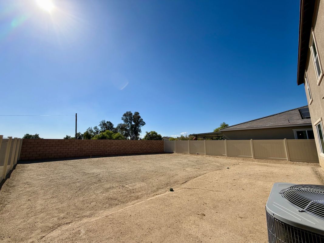 Building Photo - 9643 Babaco St
