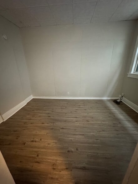 Building Photo - 1099 S Clinton Ave