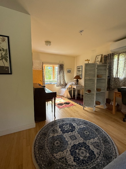 Building Photo - 68 Bonsey Ln