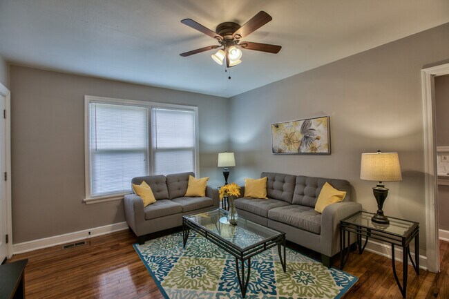 Building Photo - 910 Hillcrest Apartments