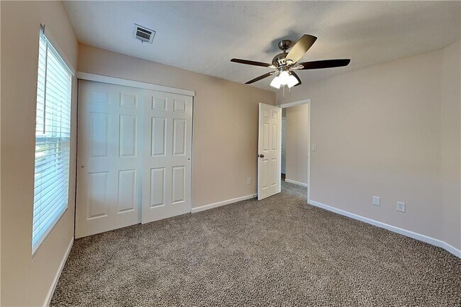 Building Photo - 108 Silver Bow Ln