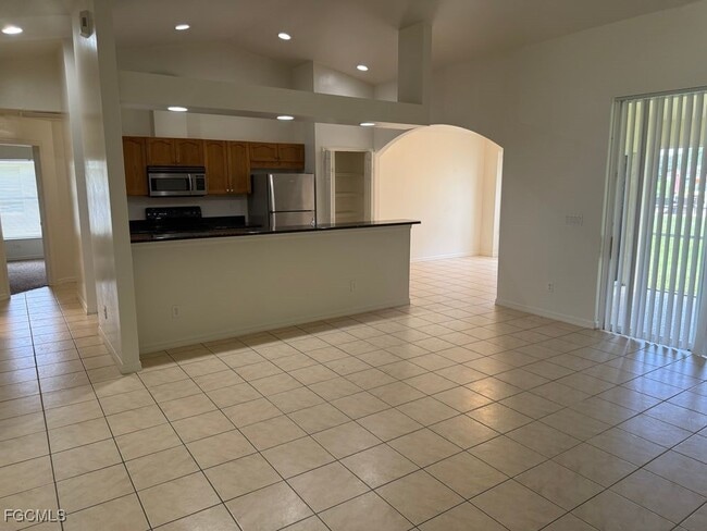 Building Photo - 1093 Countess Ave