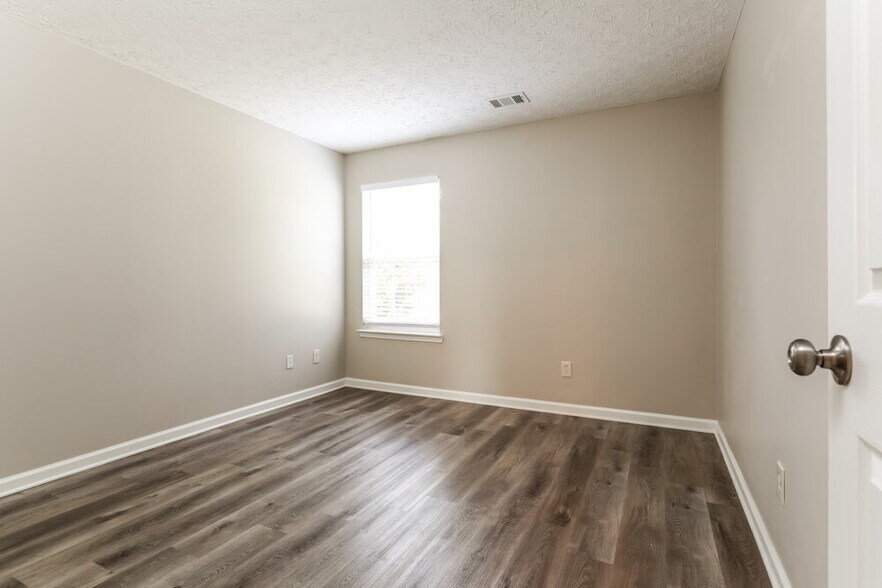 Building Photo - 1304 Ivey Pointe Dr SE