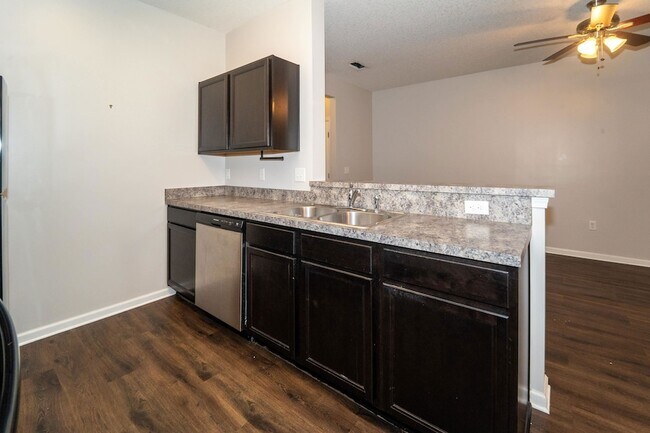 Building Photo - 211 Moultrie Village Ln