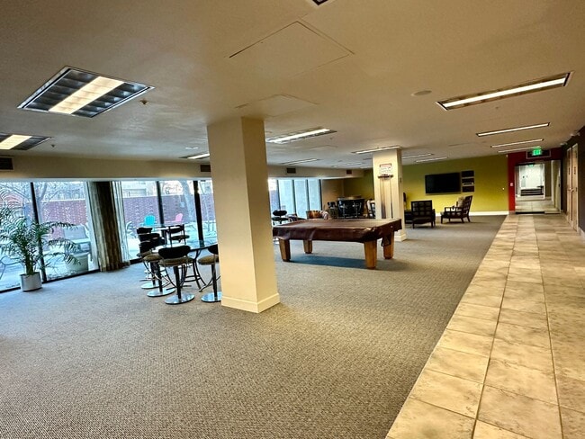 Building Photo - 1 Bedroom at Citywalk Downtown with Utilities Included!!