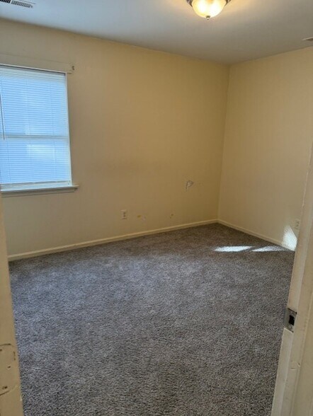 Room 2 - 836 Western Ave