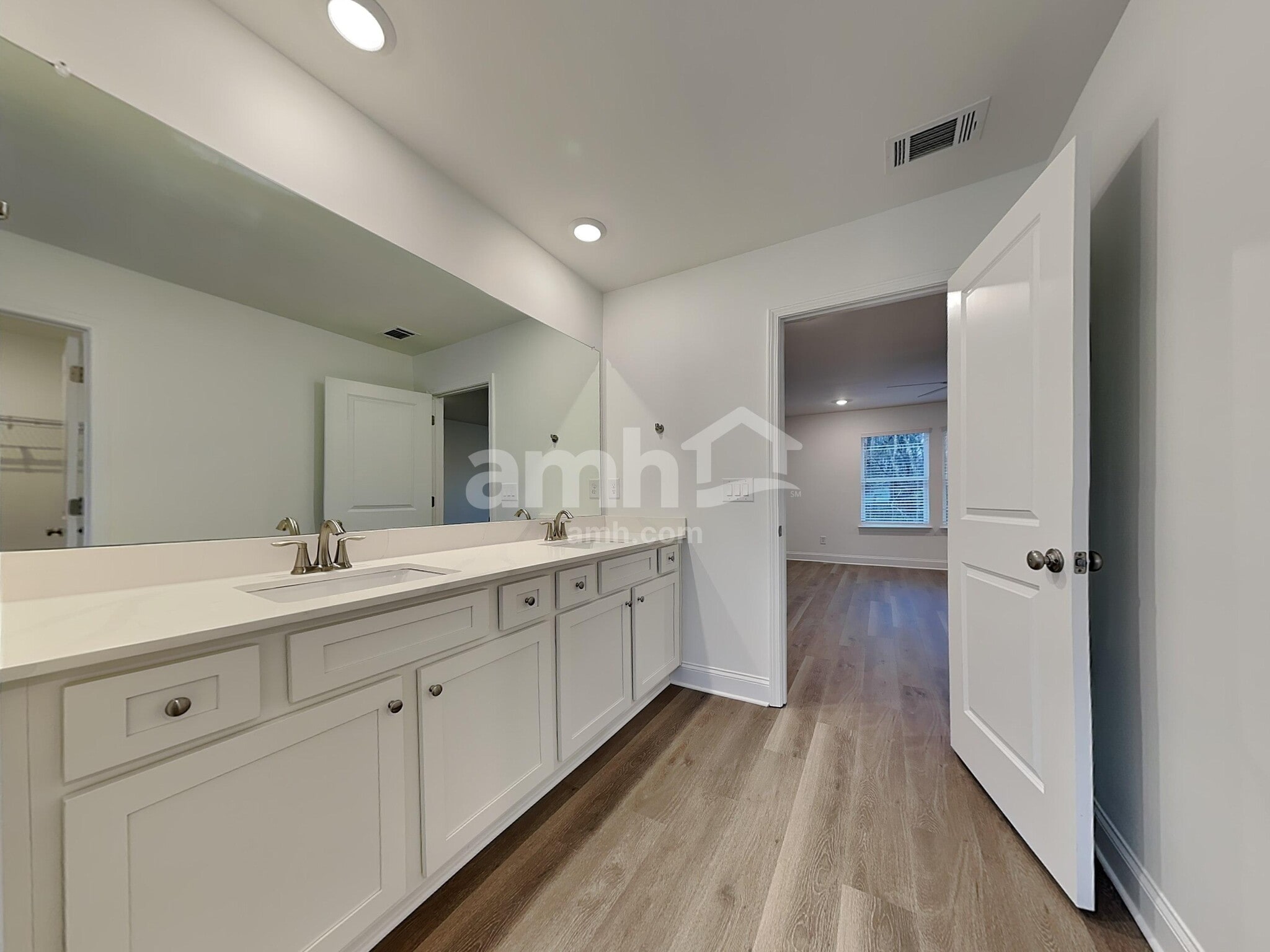 Building Photo - 430 Pointe Dr
