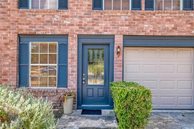 Building Photo - 12713 Modena Trail