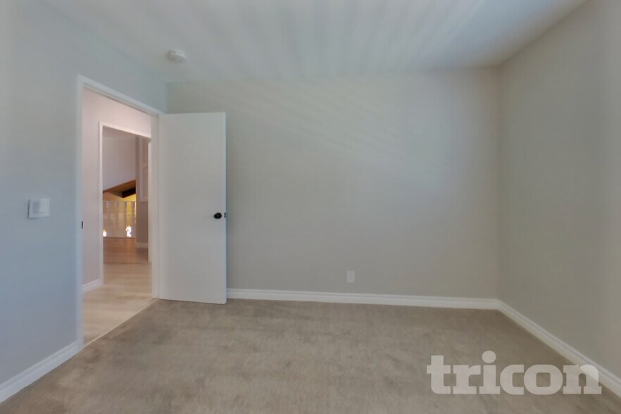 Building Photo - 17850 Rancho Bonita Rd