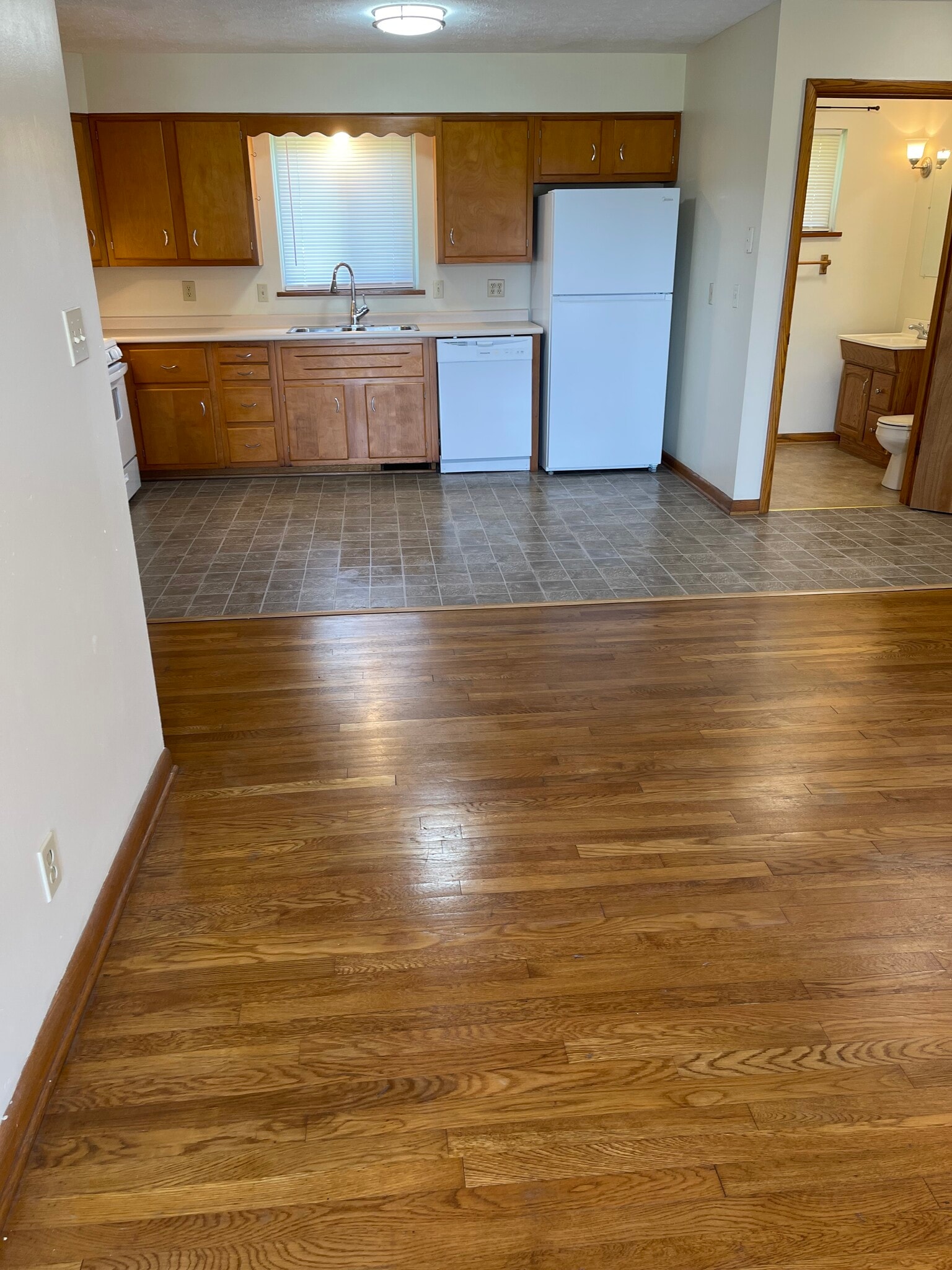 Hardwood floors throughout - 1307 21st St