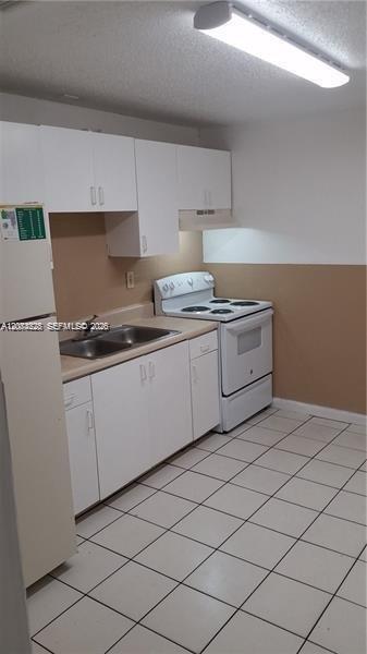 Building Photo - 5880 NW 19th Ct