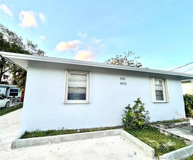 Building Photo - 5911 Liberty St