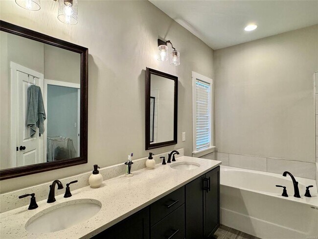 Building Photo - 275 Hedgefield Dr