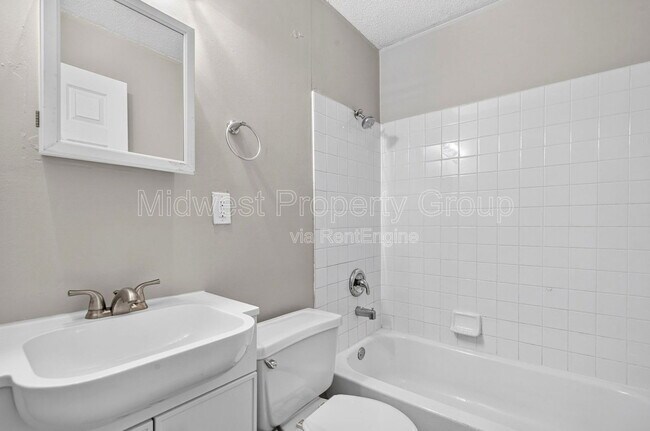 Building Photo - 273 Roderick Dr