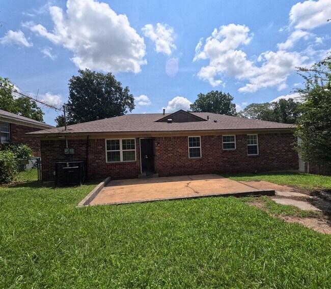 Building Photo - 3487 Overton Crossing St