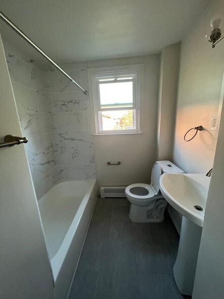 Building Photo - 3524 Rhoads Ave