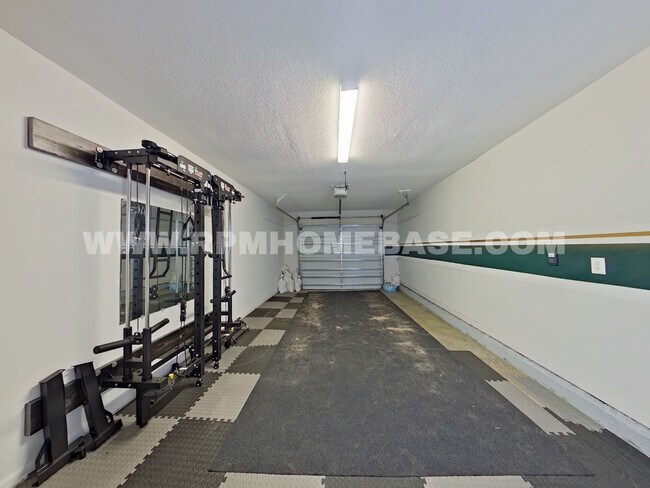 Building Photo - Spacious Dog-Friendly Townhome | Minutes from Eglin AFB & Hurlburt Field