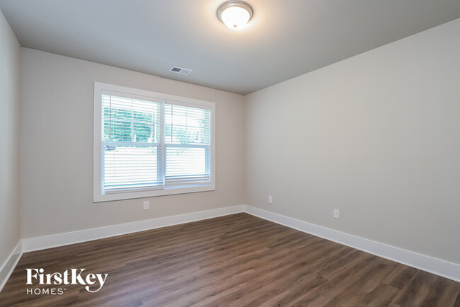 Building Photo - 7110 Lawson Dr