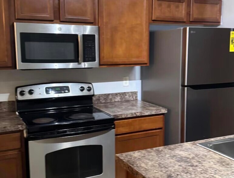 Building Photo - 785 Oakleaf Plantation Pkwy