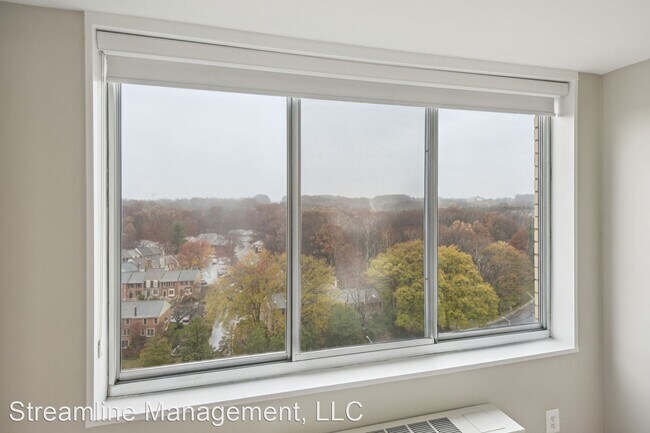 Building Photo - 3 br, 2.5 bath House - 10401 Grosvenor Pl ...