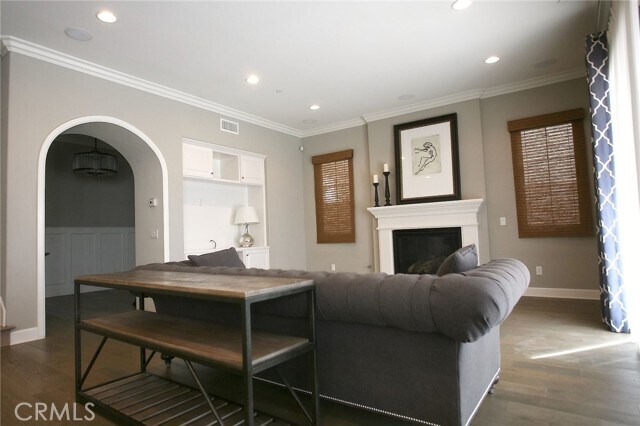 Building Photo - 120 Long Fence