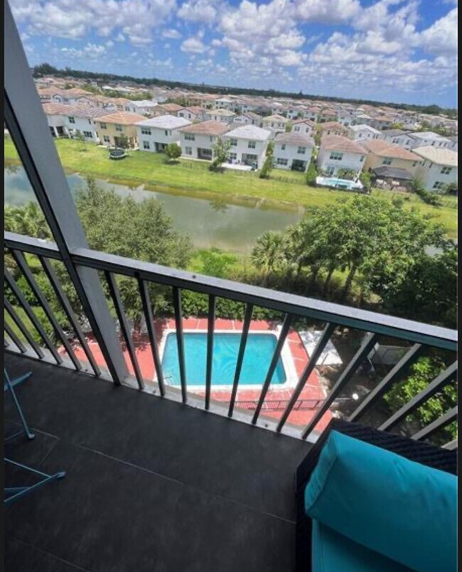 Building Photo - 1101 Crystal Lake Dr