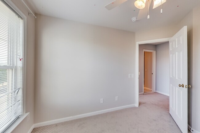 Room 1 - 5294 Jule Star Dr