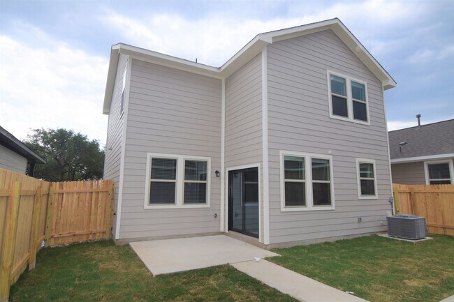 Building Photo - 2108 Pecan Island Dr