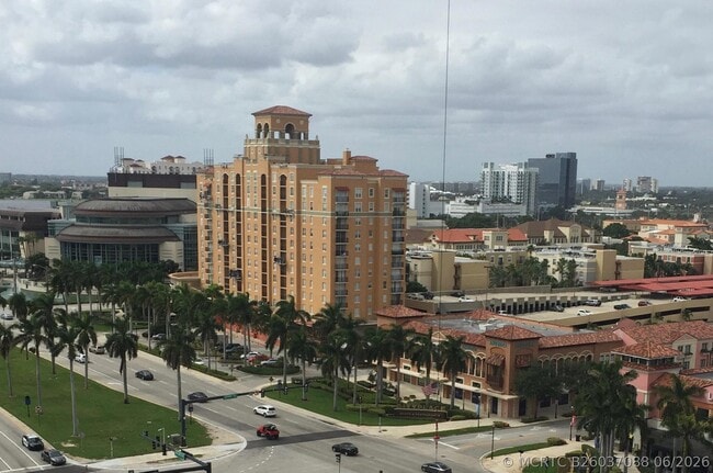 Building Photo - 651 Okeechobee Blvd