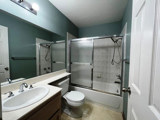 Building Photo - 2546 Alveswood Cir