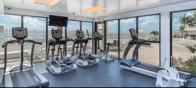 Building Photo - 2501 S Ocean Dr