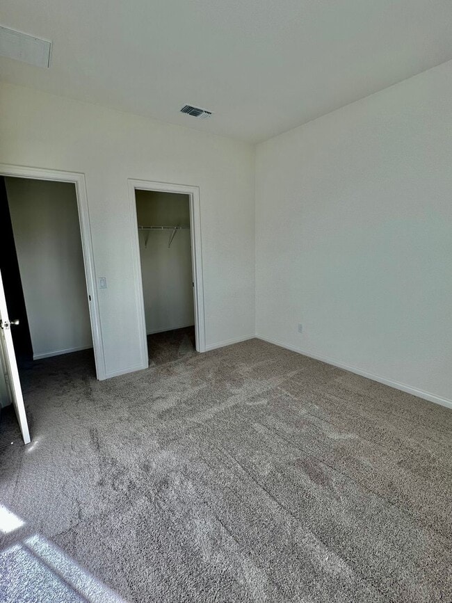 Building Photo - Recently built SINGLE STORY 4 bed, 2 bath, plus office - Riverside