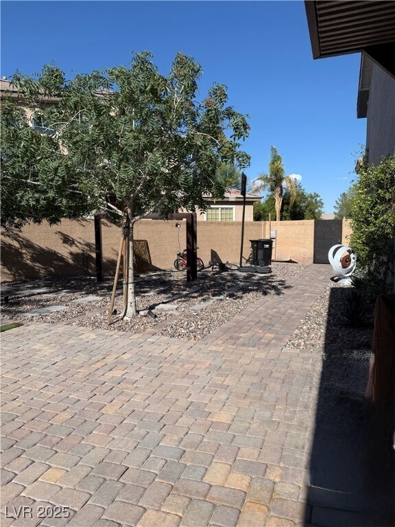 Building Photo - 5956 Vizzi Ct