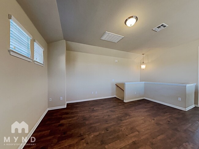 Building Photo - 429 Epiphany Ln