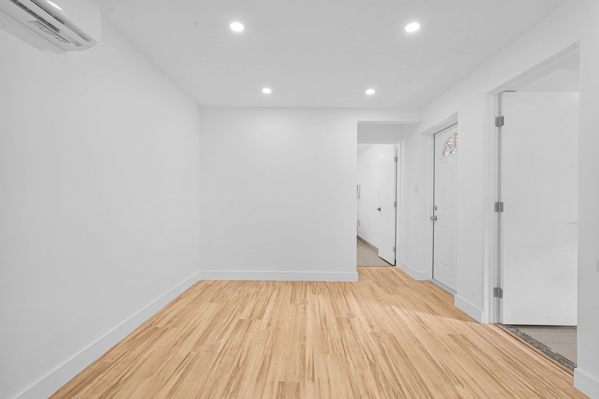 Building Photo - 2419 Coolidge St